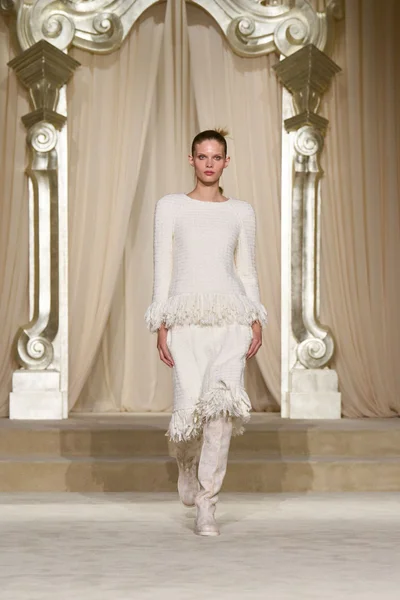 Look 11